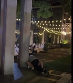十月最新【网爆门事件】南京市玄武区1912酒吧街 醉酒高跟美女被当街强奸 截图8