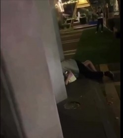 十月最新【网爆门事件】南京市玄武区1912酒吧街 醉酒高跟美女被当街强奸 截图15