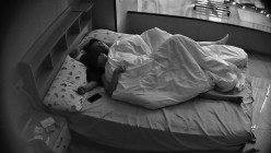 情趣酒店 极品大奶女生 一对豪乳又大又挺 女生做爱也狂野 身体被对起来操 精液射满全身和脸上 截图2