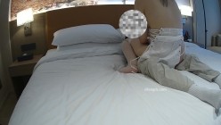 摄影大师【少女时代】C罩杯的20岁女大生主动奉献出处女膜，主机位视角 截图2