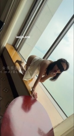 推特大神，露脸，退役空姐，【苏州小霸王SguaiWang】，偏爱老A8，高质量人妻，五星级酒店啪啪超清！ 截图16