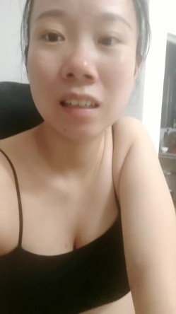 大肚子孕妇被干了~【孕妇负债下海】，多场啪啪~过瘾，小穴超粉，这得好几个月了，贼刺激，少见 截图1