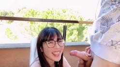 眼镜娘反差婊口交 男主后入秒射 拔出颜射 吞精 特爱笑的妹子 截图16