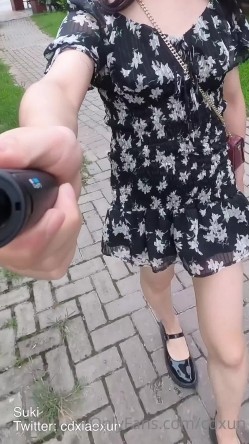 推特男娘 EliaBlaineCD小薰 一个喜欢玩露出的漂亮TS 穿上皮衣在镜头前搔首弄姿的样子 魅 截图5