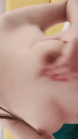 长相甜美的妹子，端庄高贵酒店里面全裸自慰，特写极品蝴蝶逼，掰穴多角度展示 截图4