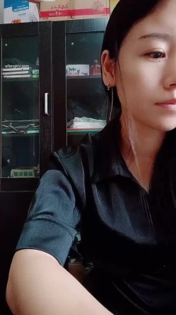 【寂寞财务姐姐】办公室玩跳蛋 厕所同事撒尿声音都听到~ ~ 这班上得真是刺激，黑丝骚逼，人气爆棚 截图3