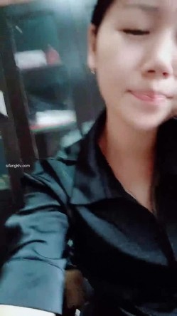 【寂寞财务姐姐】办公室玩跳蛋 厕所同事撒尿声音都听到~ ~ 这班上得真是刺激，黑丝骚逼，人气爆棚 截图6