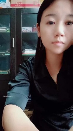 【寂寞财务姐姐】办公室玩跳蛋 厕所同事撒尿声音都听到~ ~ 这班上得真是刺激，黑丝骚逼，人气爆棚 截图8
