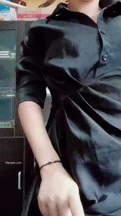 【寂寞财务姐姐】办公室玩跳蛋 厕所同事撒尿声音都听到~ ~ 这班上得真是刺激，黑丝骚逼，人气爆棚 截图12