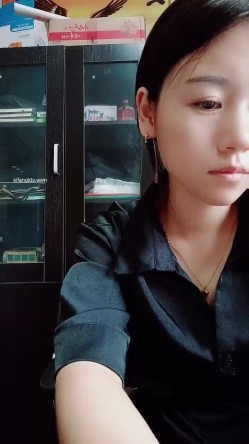 【寂寞财务姐姐】办公室玩跳蛋 厕所同事撒尿声音都听到~ ~ 这班上得真是刺激，黑丝骚逼，人气爆棚 截图16