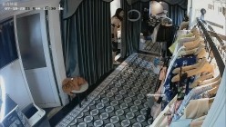 黑客破解摄像头 ️监控偷拍三个服装店内摄像头记录试衣过程 截图9