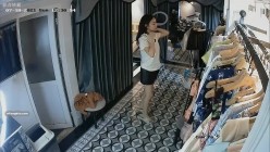 黑客破解摄像头 ️监控偷拍三个服装店内摄像头记录试衣过程 截图12