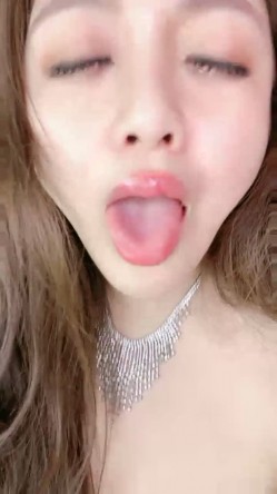 烈焰女神--E罩杯-舞魅娘 ️ 超气质丰满、一眼就爱上她，大活儿奉上，淫语刺激，佳作收藏 不容错过！ 截图11