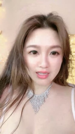 烈焰女神--E罩杯-舞魅娘 ️ 超气质丰满、一眼就爱上她，大活儿奉上，淫语刺激，佳作收藏 不容错过！ 截图14