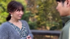 PRED-677 女上司あや花さんに休日呼び出され外キス強引イチャラブ不倫デート 山岸あや花 截图1