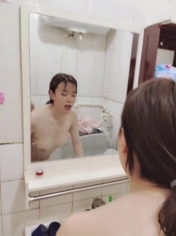 财政处上班的小秘，下了班和男友爱爱，洗完澡直接在浴室来一发，后入，叫声蛮风骚滴！ 截图3