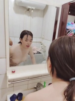 财政处上班的小秘，下了班和男友爱爱，洗完澡直接在浴室来一发，后入，叫声蛮风骚滴！ 截图4