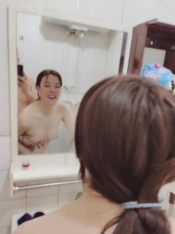 财政处上班的小秘，下了班和男友爱爱，洗完澡直接在浴室来一发，后入，叫声蛮风骚滴！ 截图9