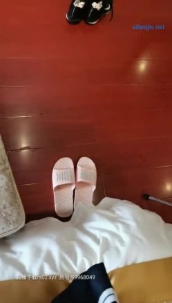 美女逼毛抓起小辫子〖晴儿妹妹〗学生装勾搭上门按摩师啪啪打炮 胆真大竟无套做爱还内射 做完洗鸳鸯浴 截图1
