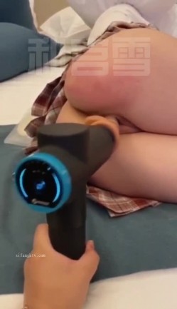 《反差女神重弹泄密》极品白虎一线天粉B靓妹！推特重口网红【和宫雪】私拍，双洞 风油精 虐阴 肛塞 各种花样调教 截图12