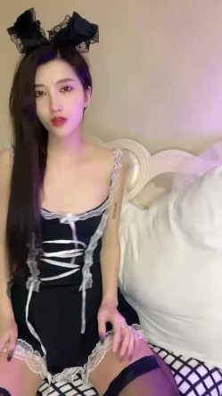 极品车模女神【小资鸣喵王】黑丝女仆装骚货聊骚炮友 无套爆操中出 淫语浪叫不断“使劲 快干我”高清源码录制 截图3