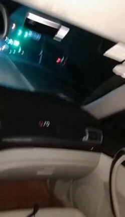 非常刺激的女主播和炮友路边工地门口车震不知为啥炮友下车和门卫老头吵架了 截图6