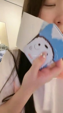 超漂亮！校花级女神~【为笨蛋争口气】扣穴自慰！爽出白浆 截图3