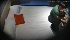 ️精品酒店高清偷 ️拍恋物癖小哥闻高颜值女友穿过高跟鞋臭脚后再操她无毛小穴 截图3