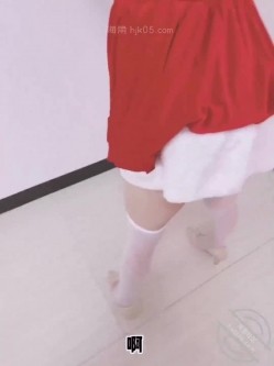 原创海角大神【妹妹的第一次给了我】付费钻石贴！公共场合搞，野战被路人给看光了 截图12