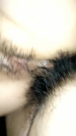 和巨乳老舅妈的性爱体验，刺激、滑熘的身体 ️没想到舅妈的小穴如此紧，让舅妈撒下娇 还害羞，18V合集流出！ 截图3