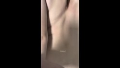 最新快手泄密！东北风骚眼镜反差少妇【小奶妈】定制露脸福利，裸舞紫薇性爱XO骚得一批，屁股又大又翘 截图14