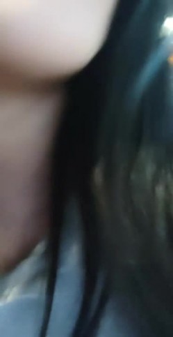 专搞户外的姐姐来到肯德基店不走了，去里面卫生间玩一下，高跟大长腿厕所内全裸自慰特写，道具插入，呻吟好骚 截图3