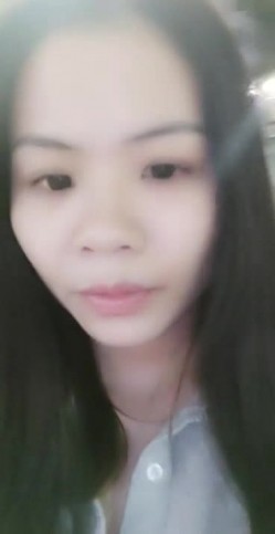 专搞户外的姐姐来到肯德基店不走了，去里面卫生间玩一下，高跟大长腿厕所内全裸自慰特写，道具插入，呻吟好骚 截图5