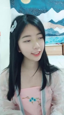 超重磅绝版资源！校花女神【一梦】早期下海珍贵录像~！ 截图1