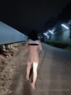 【你的淫荡姨妈】泰国轻熟人妻型巨乳网黄御姐「Muaymyb」露脸大尺度私拍 风骚露出男女通吃多穴满足 截图6