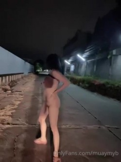 【你的淫荡姨妈】泰国轻熟人妻型巨乳网黄御姐「Muaymyb」露脸大尺度私拍 风骚露出男女通吃多穴满足 截图9