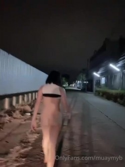 【你的淫荡姨妈】泰国轻熟人妻型巨乳网黄御姐「Muaymyb」露脸大尺度私拍 风骚露出男女通吃多穴满足 截图10