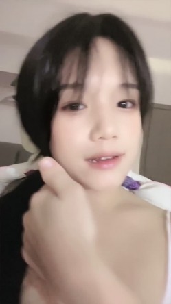 疯狂推荐【失恋椰果】人美奶美穴美 小小馒头逼一条缝 裸舞甩大奶 大鸡巴跳弹 自慰爽喷 截图13
