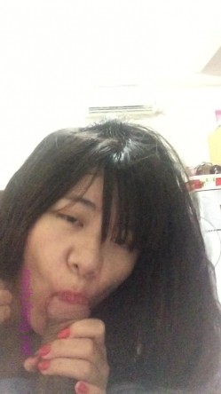 《台湾情侣泄密》 ️分手后被渣男曝光隐私的明星脸美女 截图4