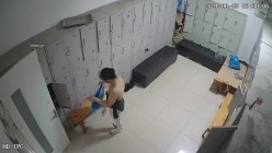 舞蹈班《监控破解》偷拍多位美女学员后台换衣服 截图13