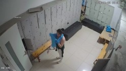 舞蹈班《监控破解》偷拍多位美女学员后台换衣服 截图14