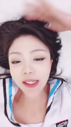 ️黑丝御姐【白兔】高颜眼镜御姐双飞黑丝制服舌吻口爆足交无套内射 截图1