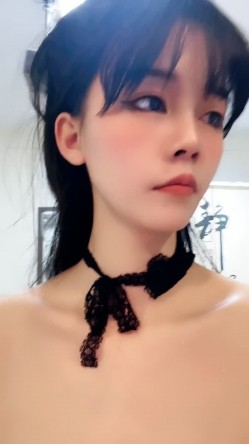极品身材，高颜值女菩萨【墨迹】福利，连体黑丝口球唾液拉丝爆插喷水，淫语挑逗 截图5