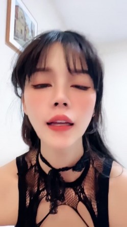 极品身材，高颜值女菩萨【墨迹】福利，连体黑丝口球唾液拉丝爆插喷水，淫语挑逗 截图10
