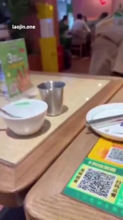 推特良家交换，【美娇妻爱吃肉-zjhzgg】，日料店开操，肤白貌美少妇，不一样的绿帽感觉 截图6