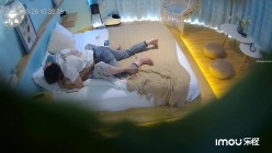 乐橙主题酒店偸拍情侣开房造爱，长发气质御姐，肤白人美胸大，被小伙肏的欲仙欲死 截图8