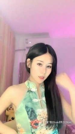 恩熙熙高颜值妹子情趣装诱惑，女仆装黑丝小尺度掰穴自摸浴室洗澡 截图2