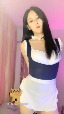 恩熙熙高颜值妹子情趣装诱惑，女仆装黑丝小尺度掰穴自摸浴室洗澡 截图4