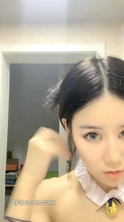 恩熙熙高颜值妹子情趣装诱惑，女仆装黑丝小尺度掰穴自摸浴室洗澡 截图14