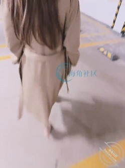 嫂子喜欢上了漏出野战的感觉，深夜主动拉着我去车库漏出野战 截图2